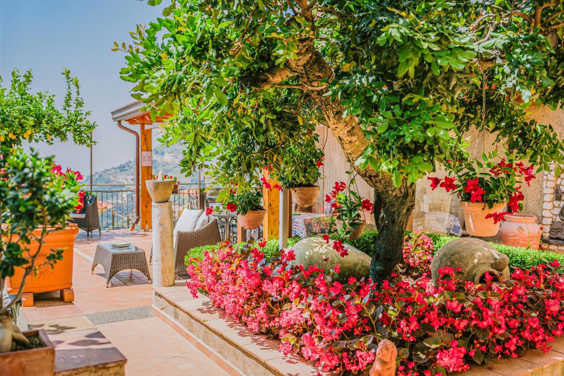 B&B Il Cortile Равелло Экстерьер фото